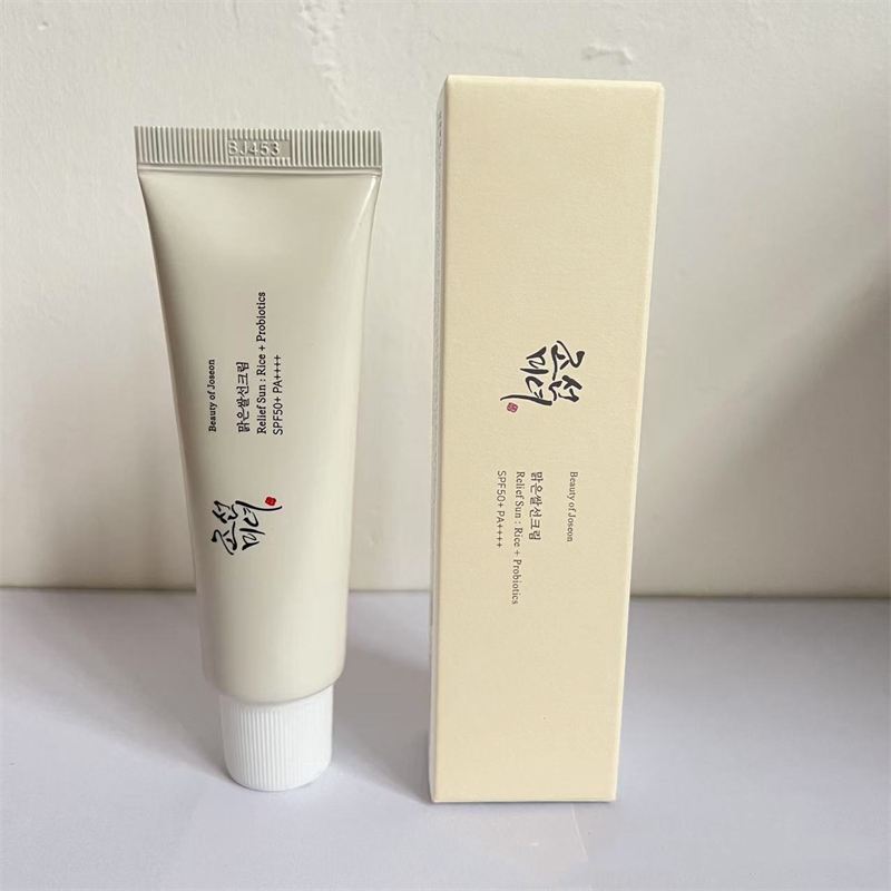 ครีมกันแดด SPF50+ ป้องกันรังสี - Luxury Skincare Brands บทวิจารณ์และราคา